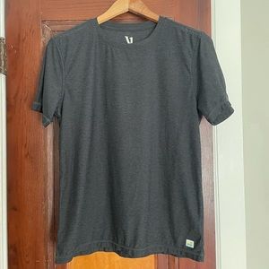 Men’s Vuori Tshirt small grey